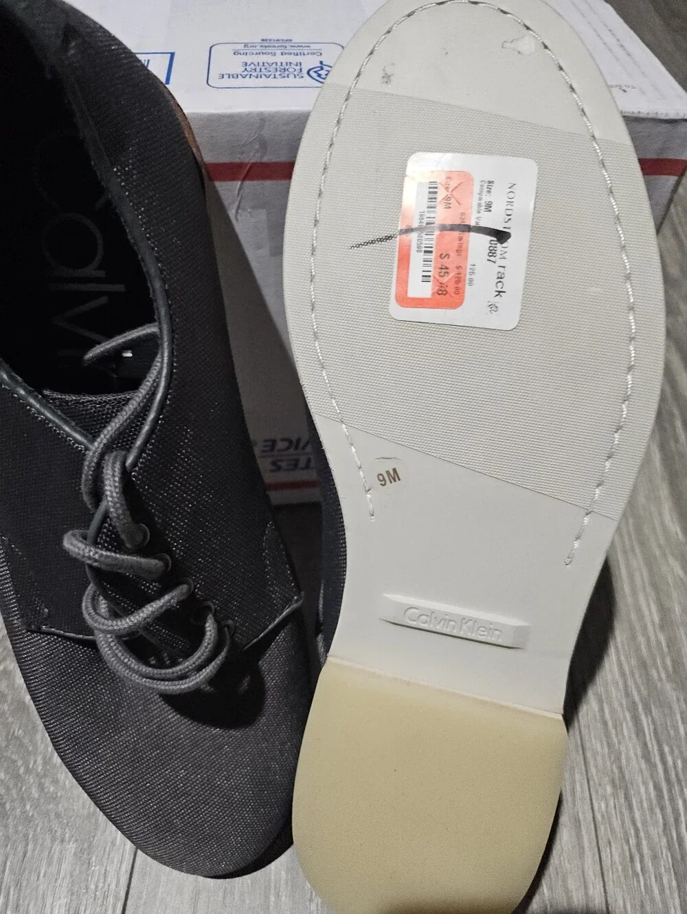 Calvin Klein Men’s Gray Textured Lace-Up Oxfords